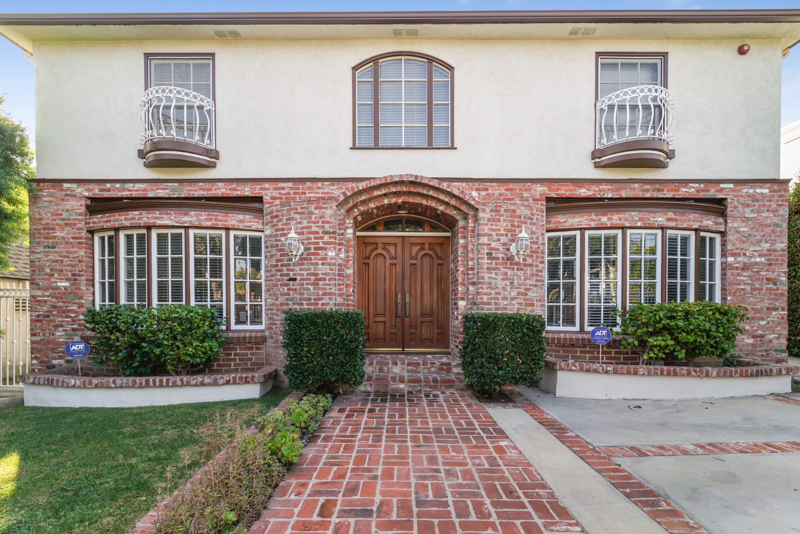 725 N Doheny Dr Beverly Hills interior
