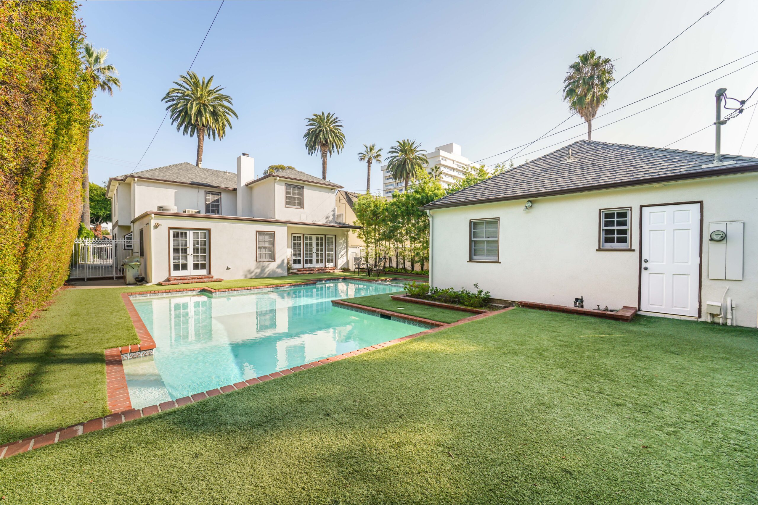 725 N Doheny Dr Beverly Hills property detail