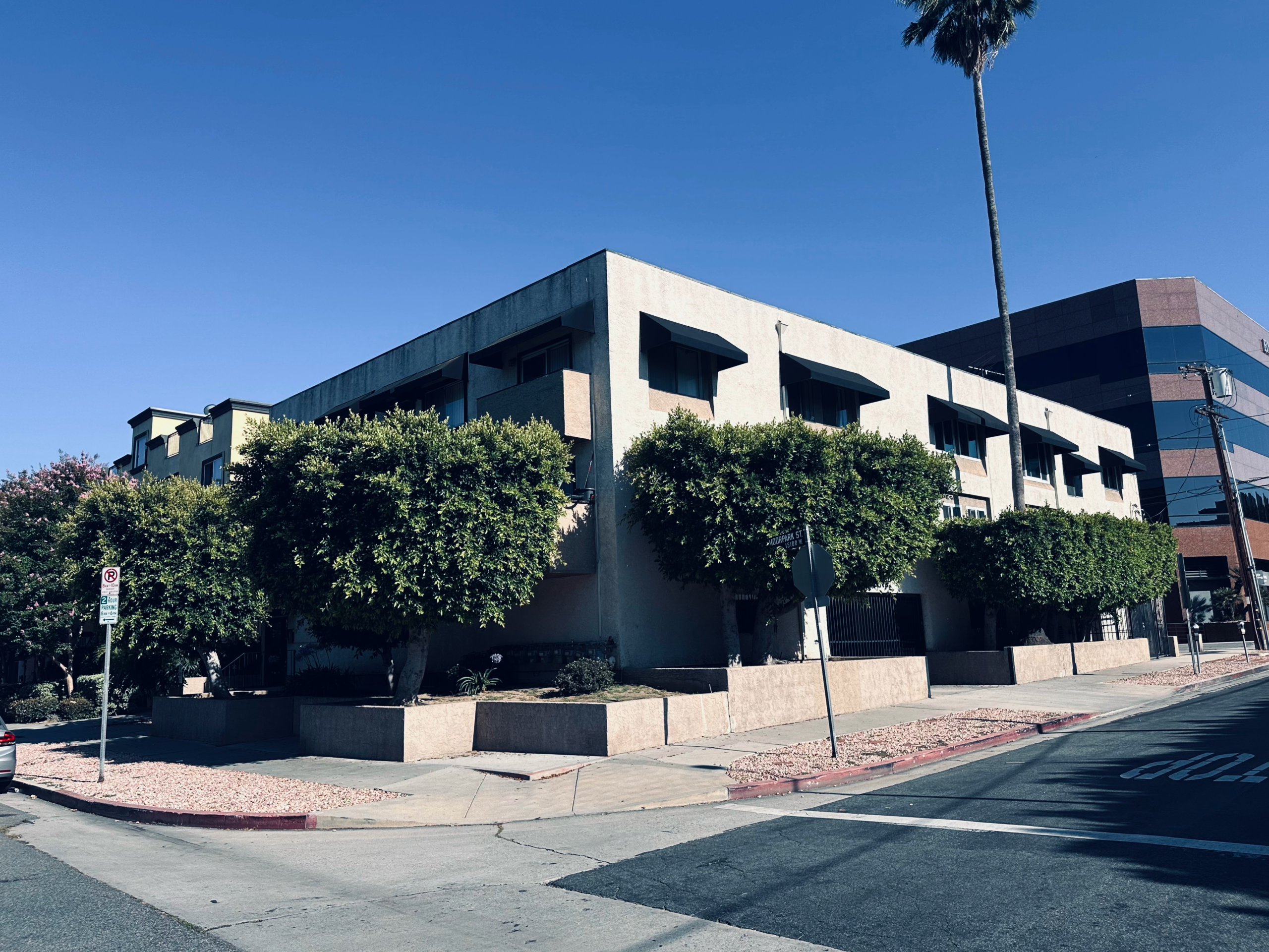 Los Angeles multifamily property